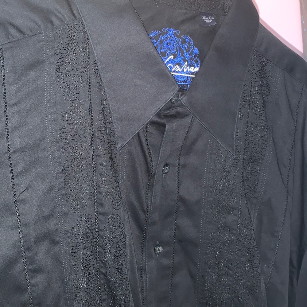 NWOT Robert graham button done shirt